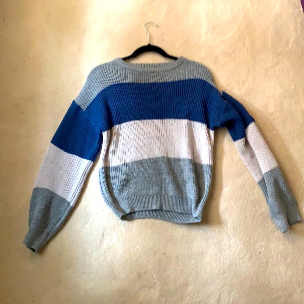 Blue gray and white sweater, crochet look!